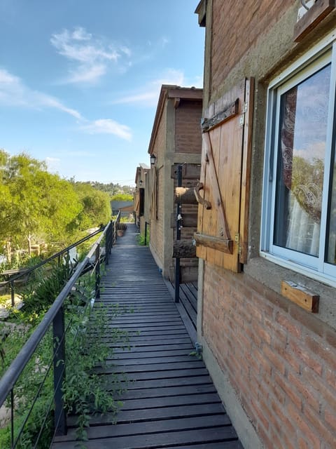 Facade/entrance, Balcony/Terrace, Mountain view