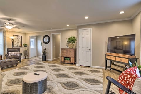 Lakefront Home with Deck, Fishing Dock and Canoe! House in Oneida Lake