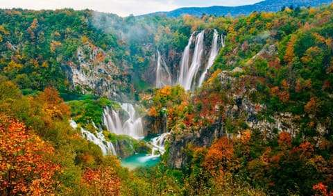 Nearby landmark, Day, Natural landscape, Activities, Mountain view