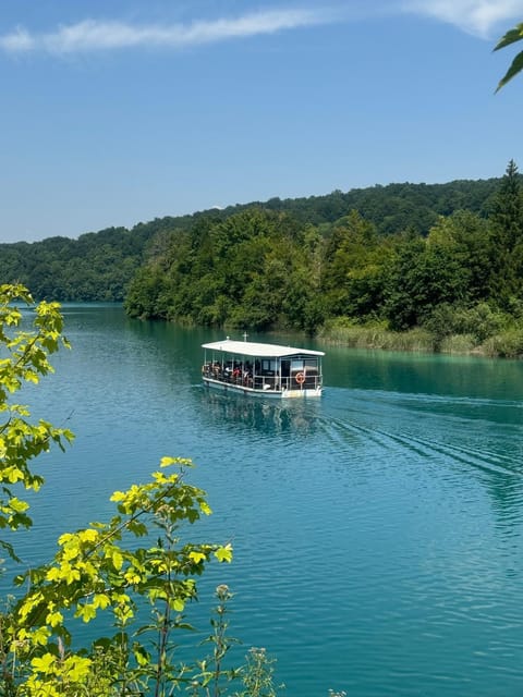 Nearby landmark, Day, Natural landscape, Activities