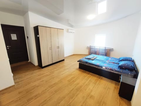 Bed, Living room, Photo of the whole room, Seating area, Bedroom, wardrobe