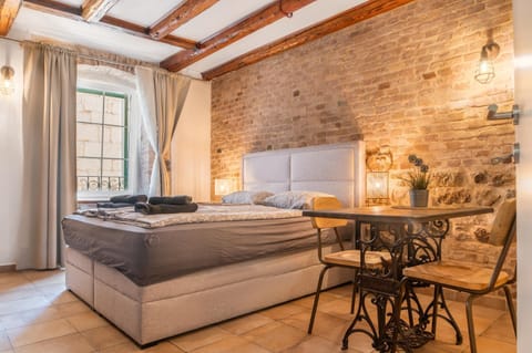 Centrum Topaz apartmani Apartment in Split