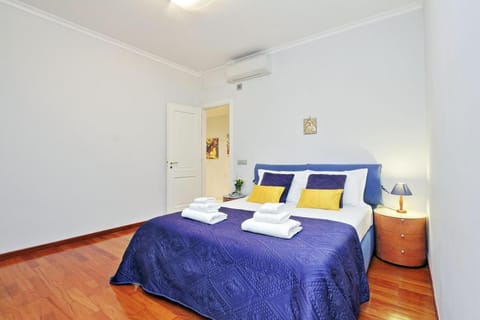 Bed, Photo of the whole room, Bedroom, air conditioner