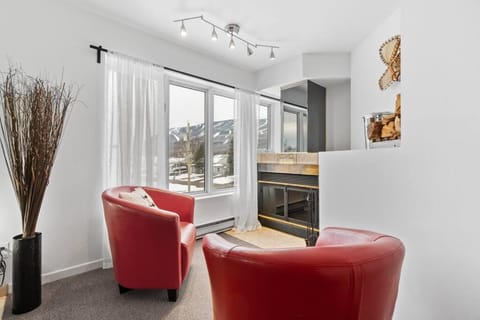Living room, Seating area, Mountain view