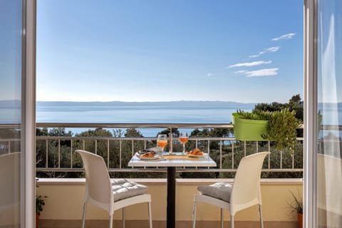 Balcony/Terrace, Sea view, Drinks