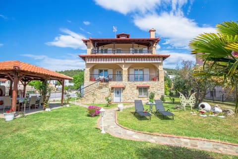 Property building, Garden view