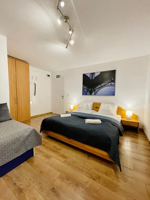 Bed, Photo of the whole room, Bedroom, wardrobe