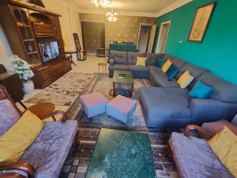 TV and multimedia, Seating area