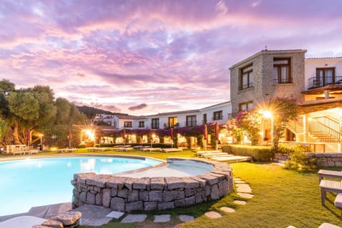Property building, Garden view, Pool view