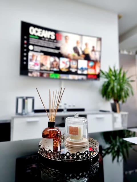 Oasis Citadine Terrasse intime jardin privatif en plein centre ville 70m2 Apartment in Cambrai