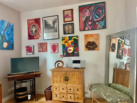 Communal lounge/ TV room