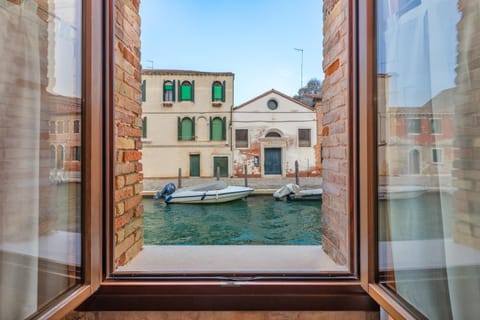 Property building, View (from property/room), Photo of the whole room, Decorative detail