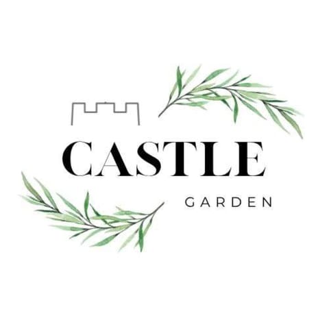 Remodeled Historic 1800s Carriage House, The Castle Garden, Colonial Modern Mansion House in Saint Augustine