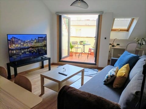 Communal lounge/ TV room, TV and multimedia, Living room, Seating area