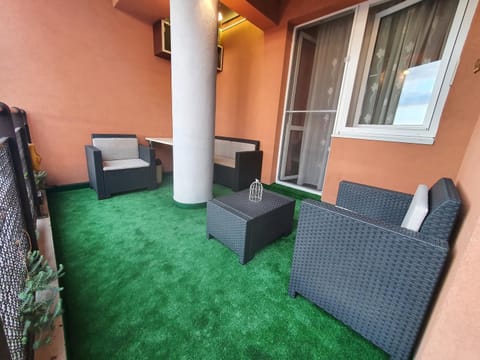 Patio, Balcony/Terrace, Balcony/Terrace, Seating area