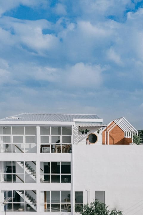 Property building, Day, View (from property/room), Balcony/Terrace