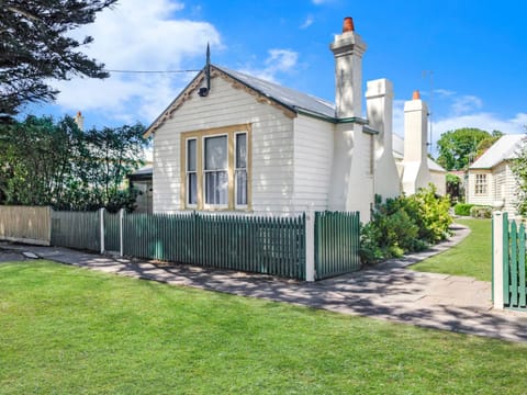 Property building, Day, Garden
