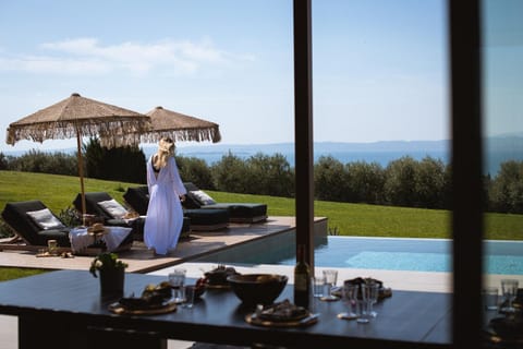 Day, Garden, View (from property/room), View (from property/room), Balcony/Terrace, Garden view, Lake view, Lake view, Pool view, Swimming pool, sunbed