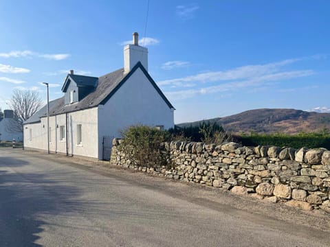 Property building, Quiet street view