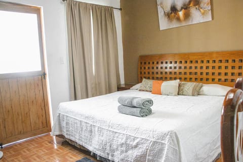 Bed, Photo of the whole room, towels