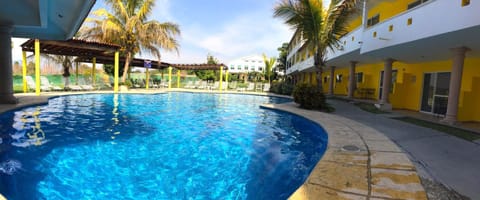 Restaurant/places to eat, Aqua park, Swimming pool, Swimming pool