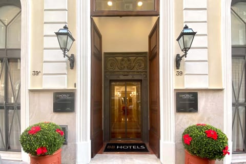 Property building, Facade/entrance