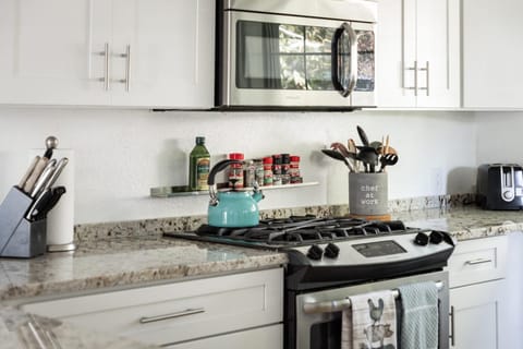 Ames Cottage Elk Rapids House in Elk Rapids