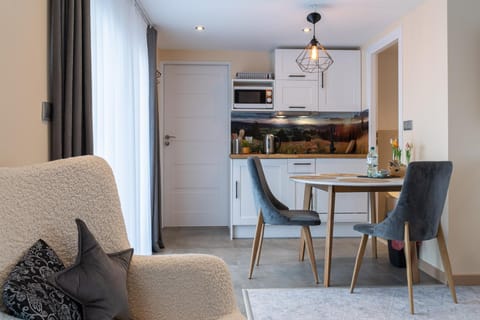 Dining area, kitchen