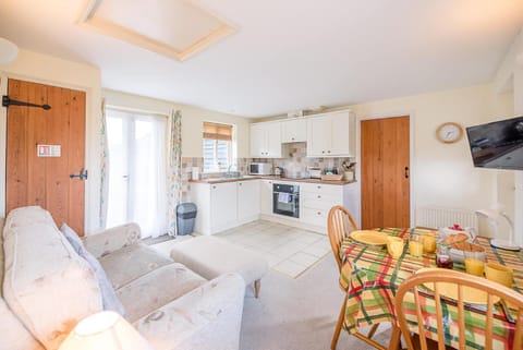 The Cartlodge Boundary Farm, Framlingham House in Framlingham