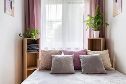 Bed, Bedroom, heating, wardrobe, air conditioner