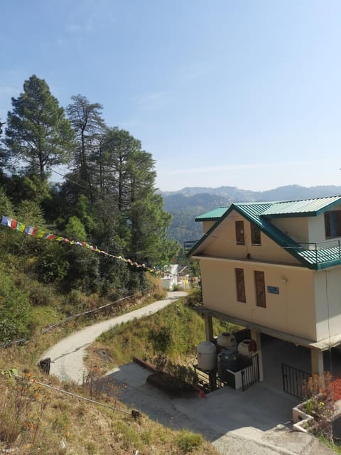 Property building, Mountain view, Parking