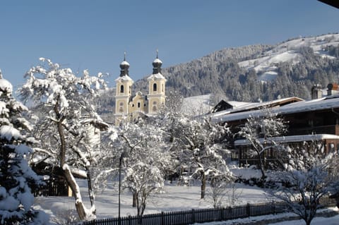 Nearby landmark, Winter