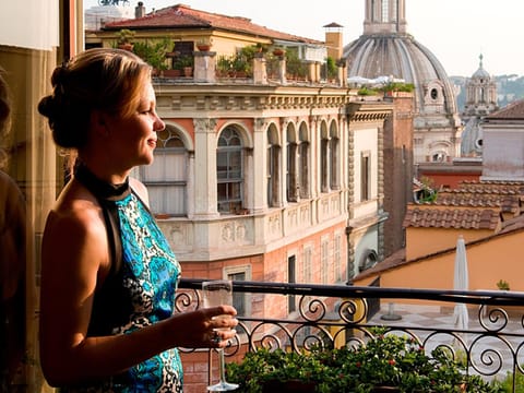 People, View (from property/room), Balcony/Terrace