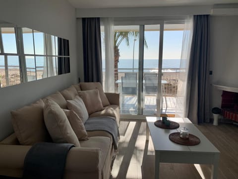Living room, Sea view