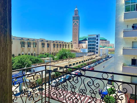 Nearby landmark, Balcony/Terrace, City view, Street view