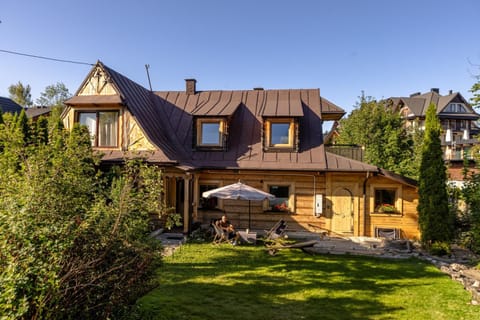 Property building, Day, Garden