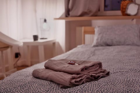 Bed, Photo of the whole room, towels