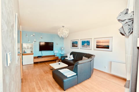 Living room, Evening entertainment