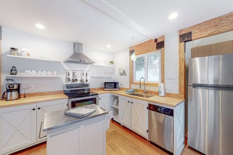 Starfall House in Yosemite Park Way