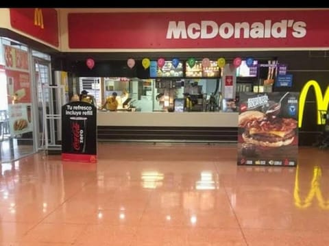 Restaurant/places to eat, Logo/Certificate/Sign