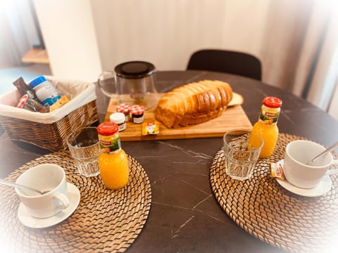 Élégant appartement restauré dans bâtisse historique Centre & Château pour 4 personnes Apartment in Haute-Savoie