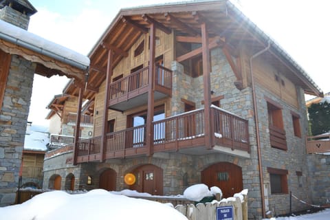 Property building, Skiing, Skiing