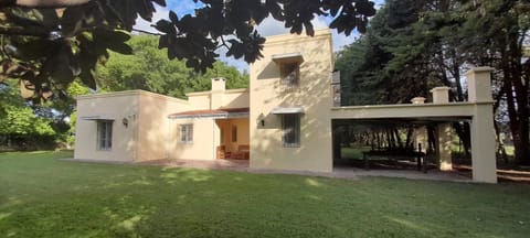 Facade/entrance, BBQ facilities, Garden