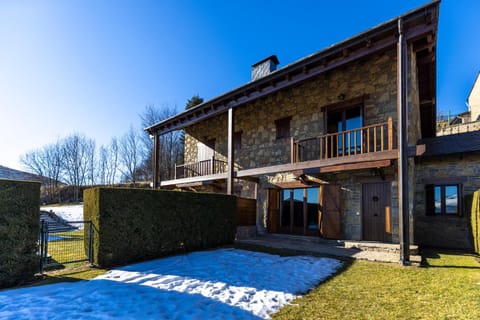 Property building, Facade/entrance, Lobby or reception