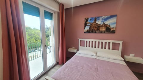 Property building, Bed, Balcony/Terrace, Balcony/Terrace, Photo of the whole room, Bedroom, Breakfast, Breakfast, locker, locker, minibar