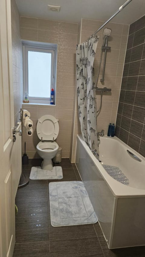 Immaculate 3 bedroom property. House in Nottingham