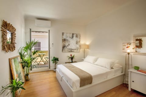Nearby landmark, Balcony/Terrace, Bedroom, City view, internet, air conditioner, air conditioner