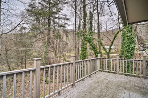 Inviting Apartment with Deck in Smoky Mountains Apartment in Carson Springs