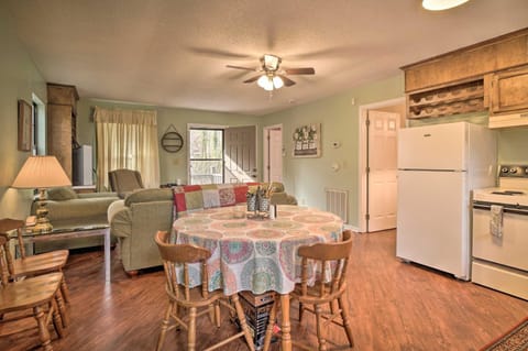 Inviting Apartment with Deck in Smoky Mountains Apartment in Carson Springs