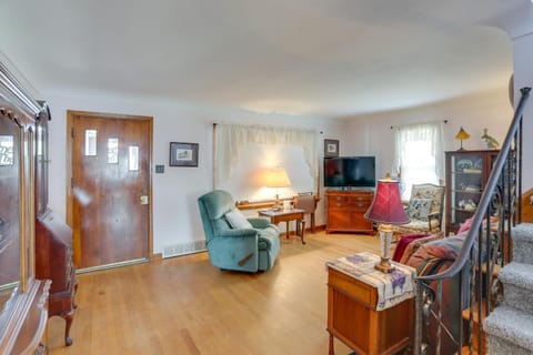 Home with Screened-In Porch Less Than 1 Mi to Lake Erie House in Port Clinton